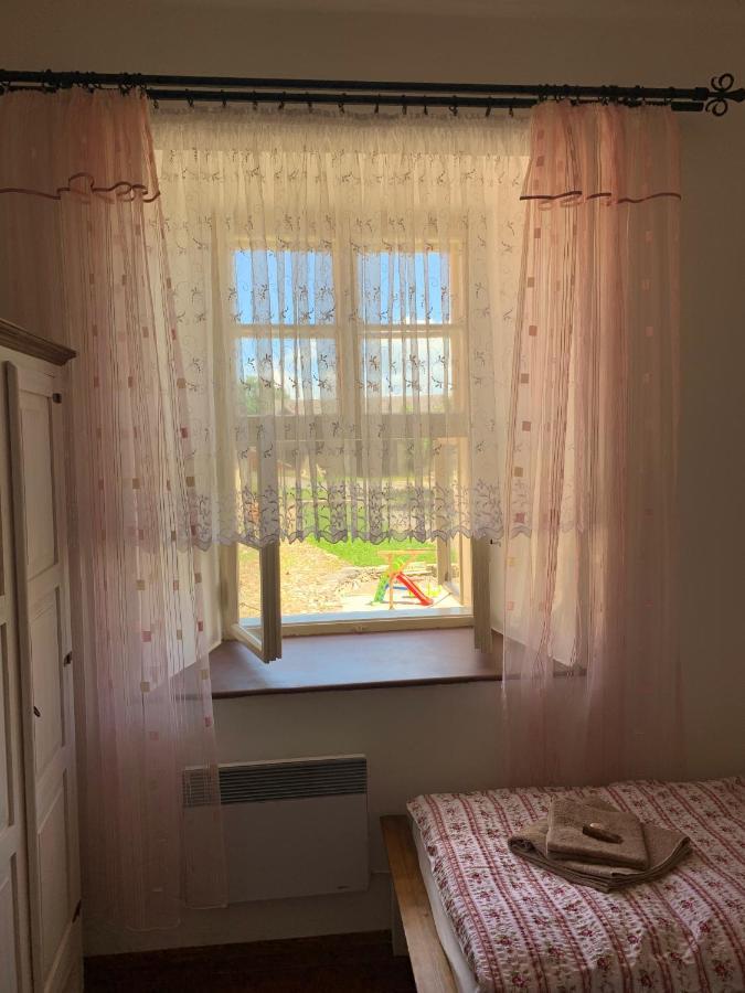 Zamek Mokrosuky Bagian luar foto